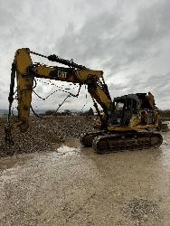 CAT 323 D
