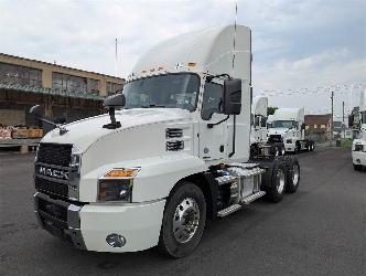 Mack AN64T