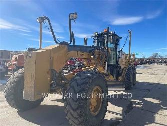 CAT 140M2 AWD