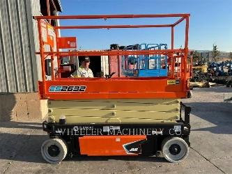 JLG ES2632