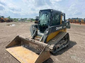John Deere 323E