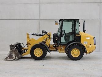 CAT 906M + FORK