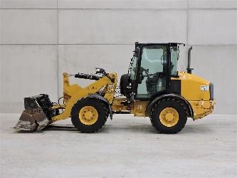 CAT 906M + FORK