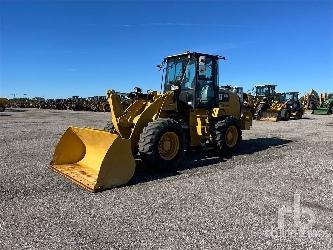 CAT 910M