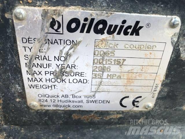 Komatsu PW148-10 Колёсные экскаваторы