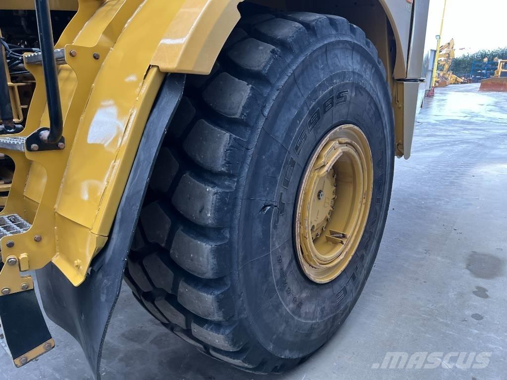 CAT 745 Шарнирно-сочленённые самосвалы