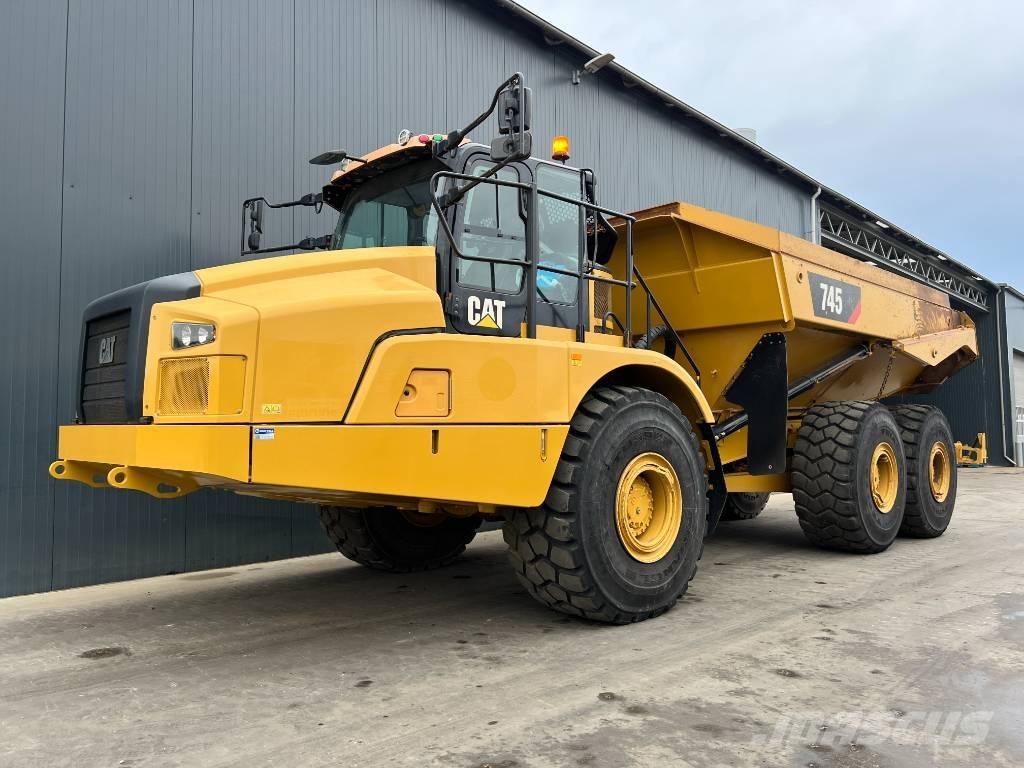 CAT 745 Шарнирно-сочленённые самосвалы