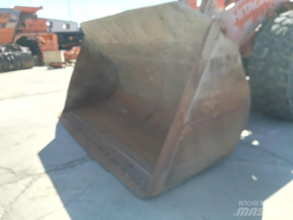 Hitachi ZW 370-6 Фронтальные погрузчики