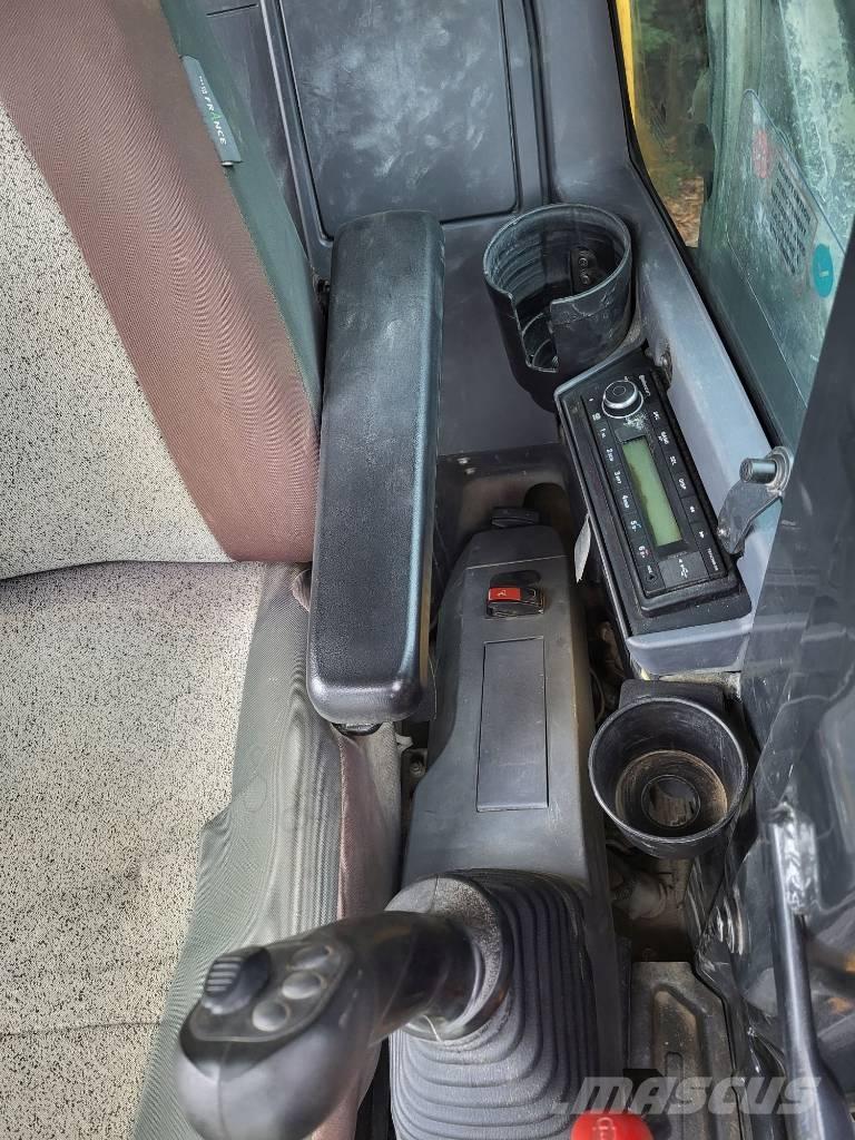 Komatsu PC88MR-11 Малые экскаваторы 7т-12т