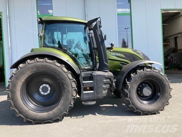 Valtra T 235 Versu Трактора