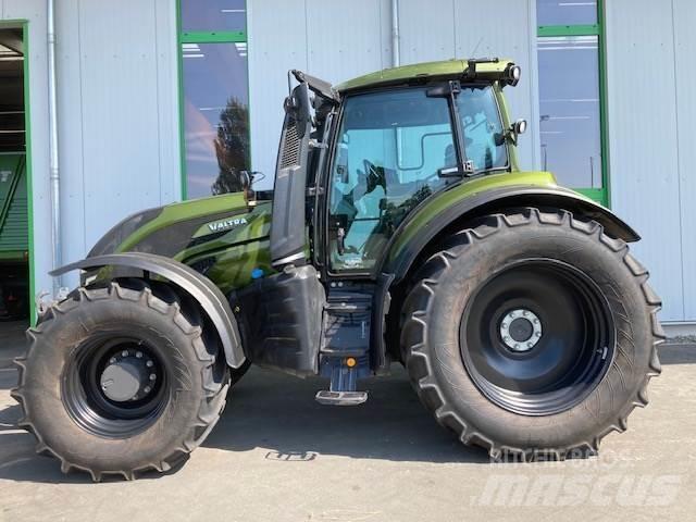 Valtra T 235 Versu Трактора