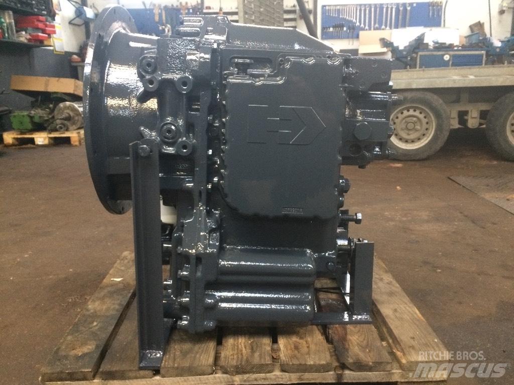 New Holland LB 115 Экскаваторы-погрузчики