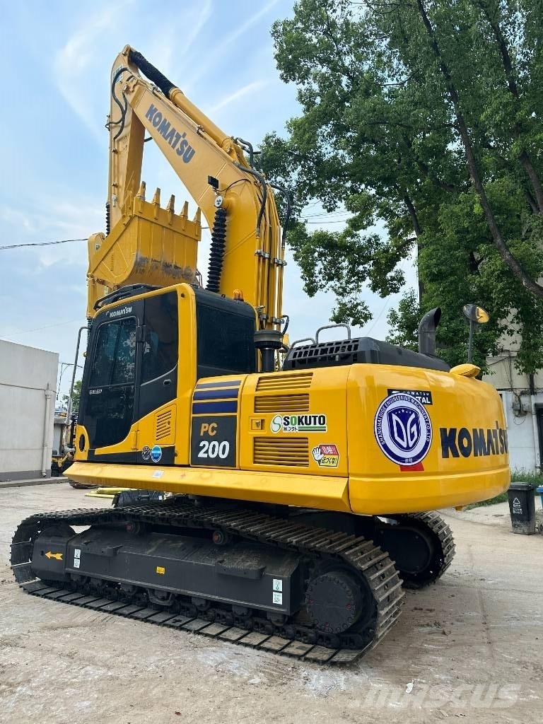 Komatsu PC 200-8 Малые экскаваторы 7т-12т