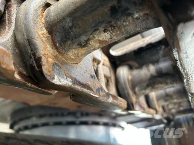 Hitachi ZX 210 LC-3 Гусеничные экскаваторы