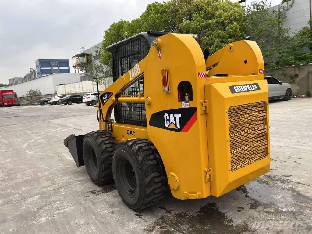 CAT 246B Малые погрузчики