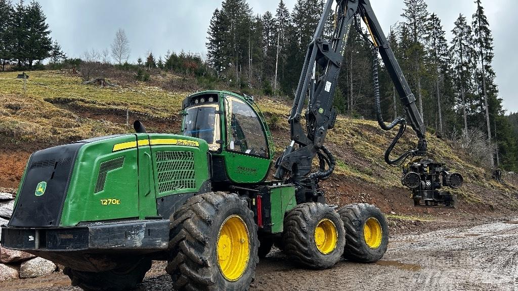 John Deere 1270 E Харвестеры