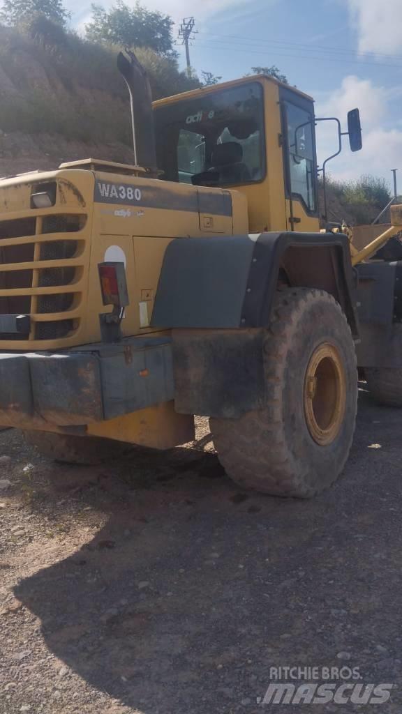 Komatsu WA 380-3H Фронтальные погрузчики