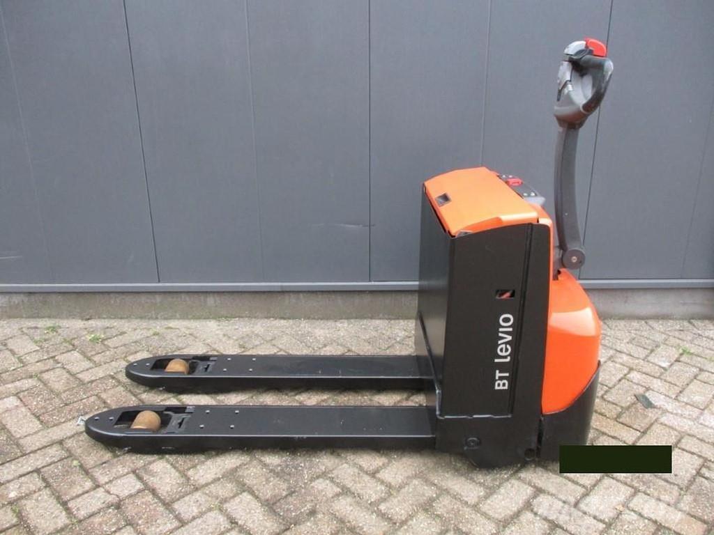 BT LWE180 Ручные электрические тележки