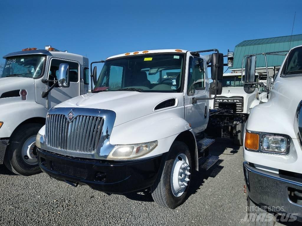 International 4400 Мусоровозы