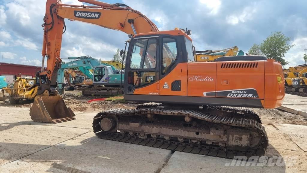 Doosan DX 225 LC Гусеничные экскаваторы