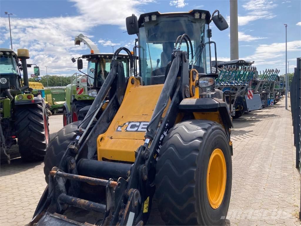 JCB 427 HT Фронтальные погрузчики