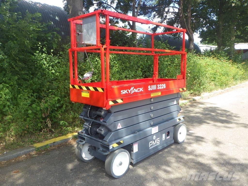 SkyJack SJ3226 Ножничные подъемники