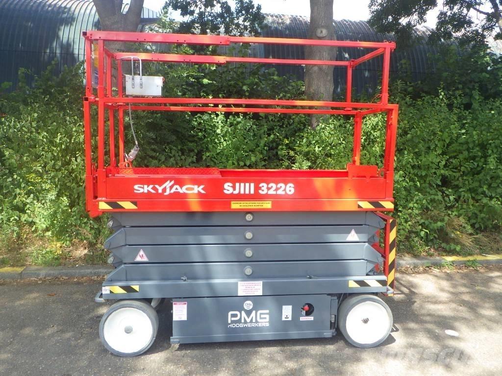 SkyJack SJ3226 Ножничные подъемники