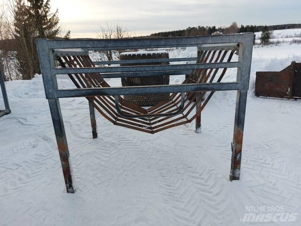 Bala Foderhäck Кормушки для животных