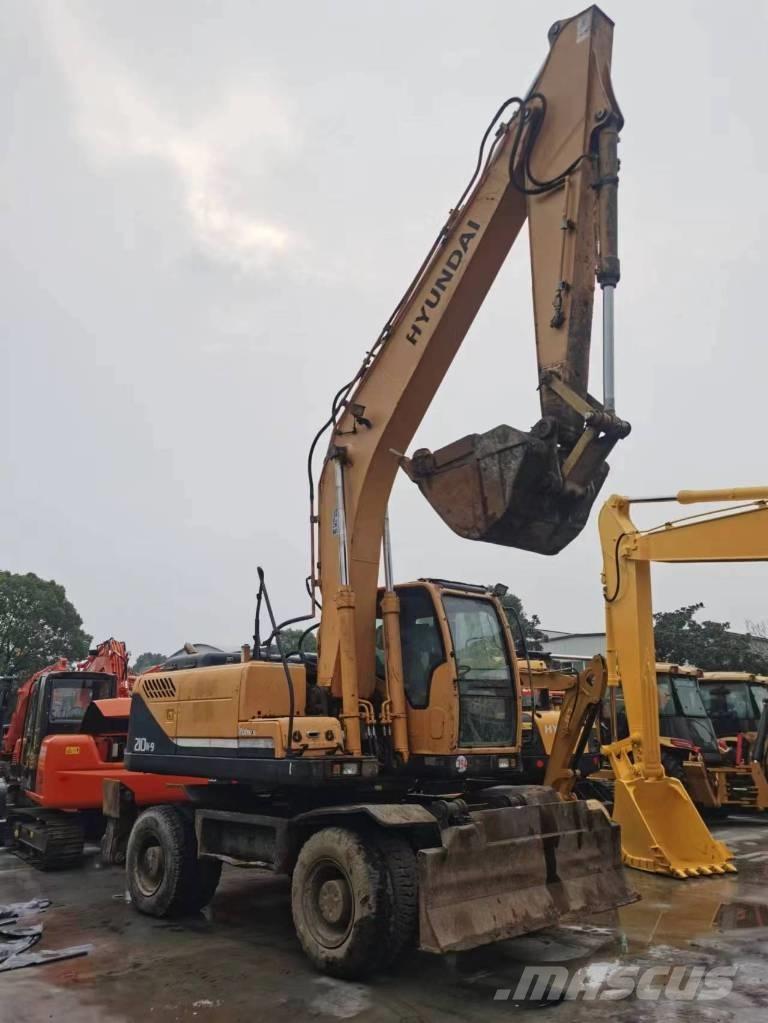 Hyundai R210W-9 Колёсные экскаваторы