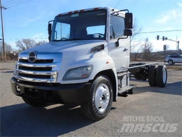 Hino 338 Шасси с кабиной