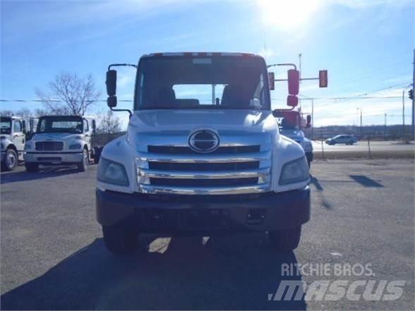 Hino 338 Шасси с кабиной