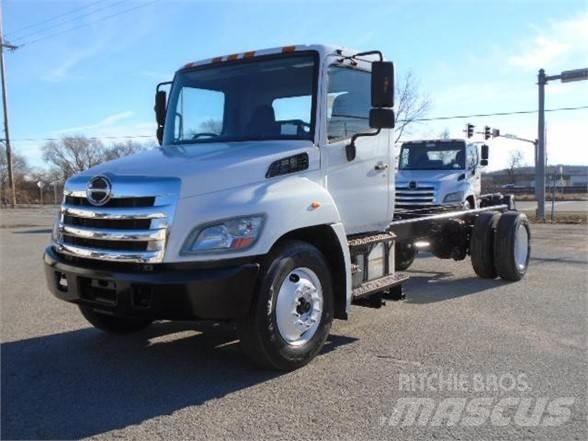 Hino 338 Шасси с кабиной