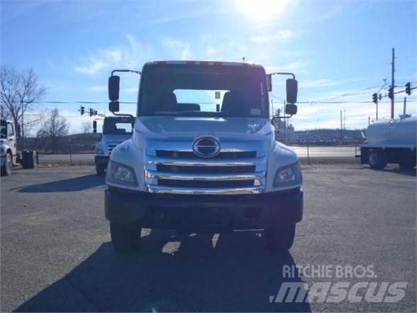 Hino 338 Шасси с кабиной