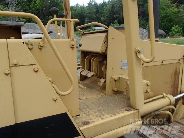 CAT D 3 C Гусеничные бульдозеры
