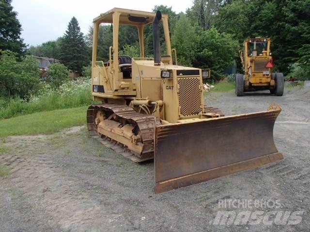 CAT D 3 C Гусеничные бульдозеры