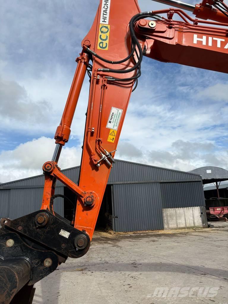 Hitachi 210LC Гусеничные экскаваторы