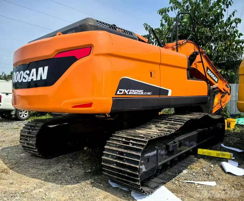 Doosan DX 225 LC Гусеничные экскаваторы