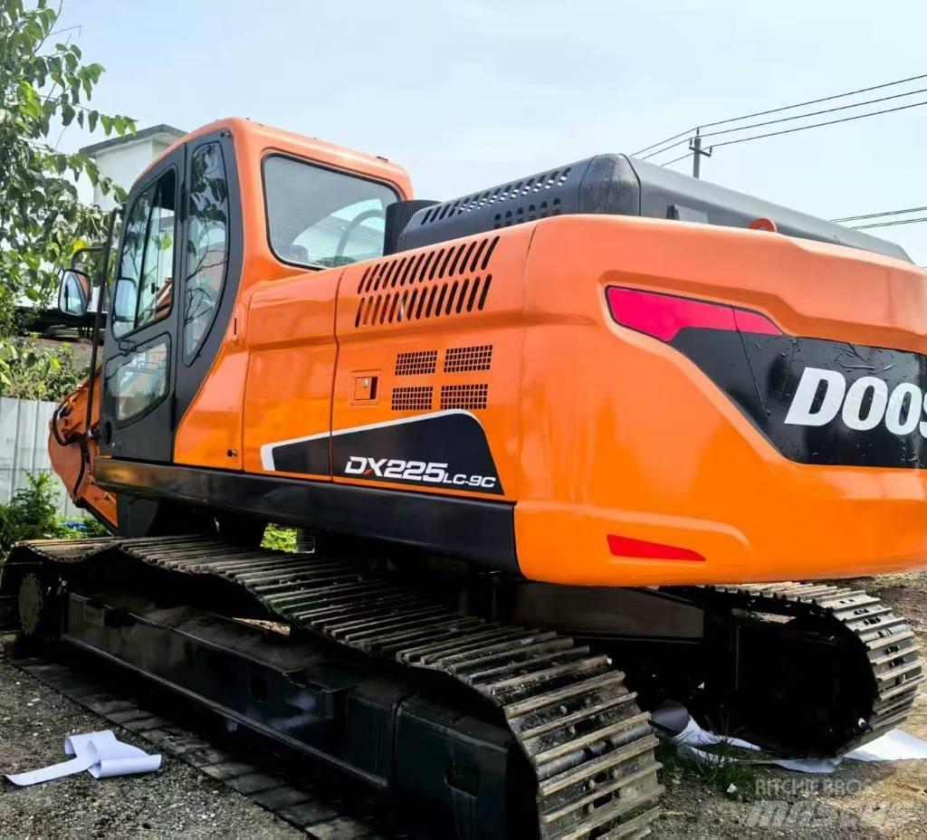 Doosan DX 225 LC Гусеничные экскаваторы