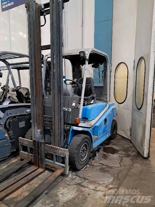 Cesab DRAGO HN 250 Дизельные погрузчики