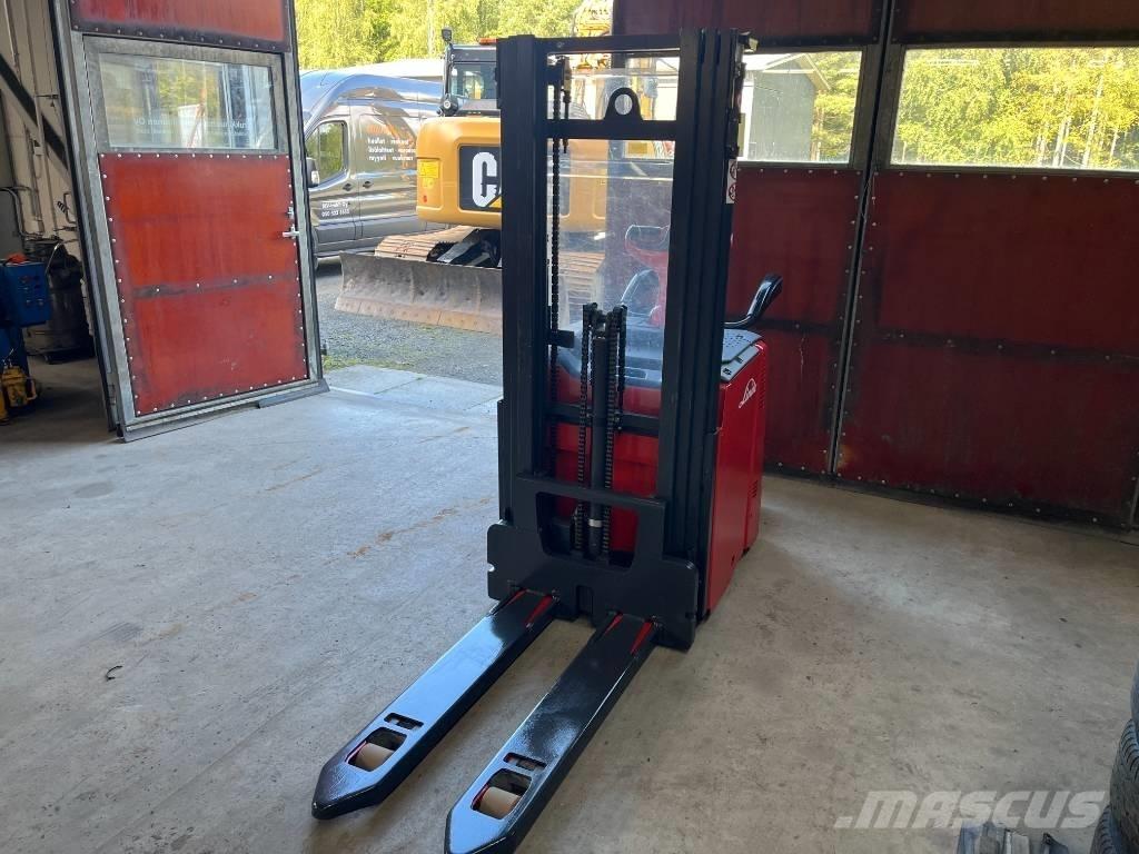 Linde D 14 AP Самоходные электроштабелёры