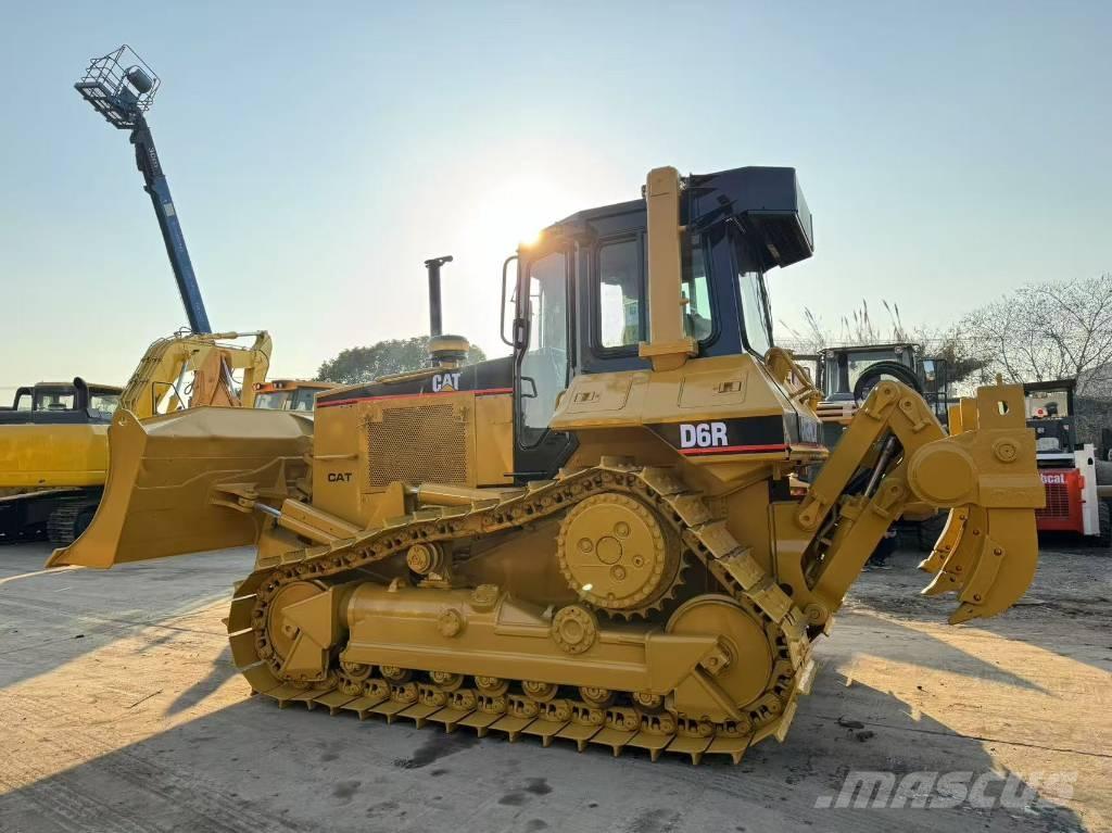 CAT D 6 R Гусеничные бульдозеры
