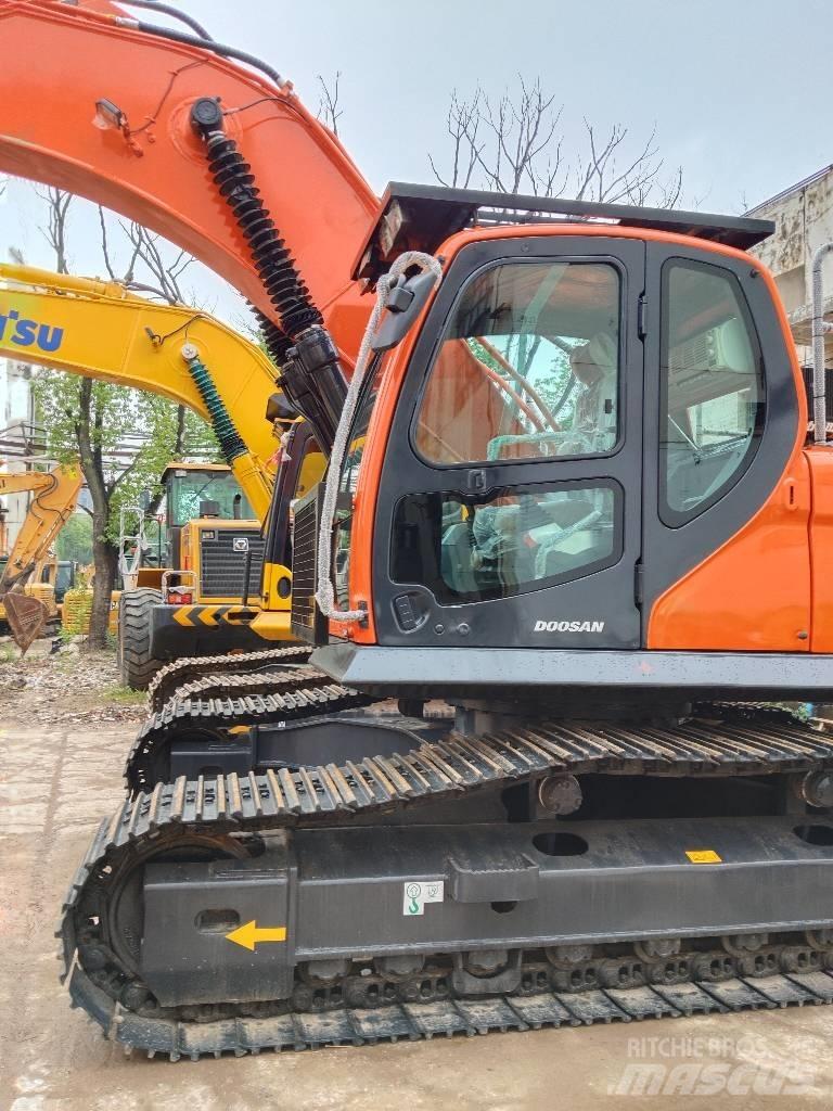 Doosan DX300 Гусеничные экскаваторы