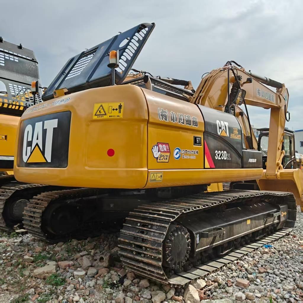 CAT 323D2 Гусеничные экскаваторы