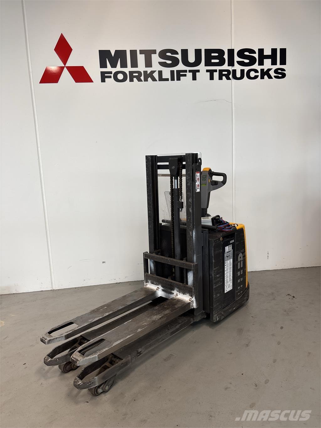 Atlet PDP200 Самоходные электроштабелёры