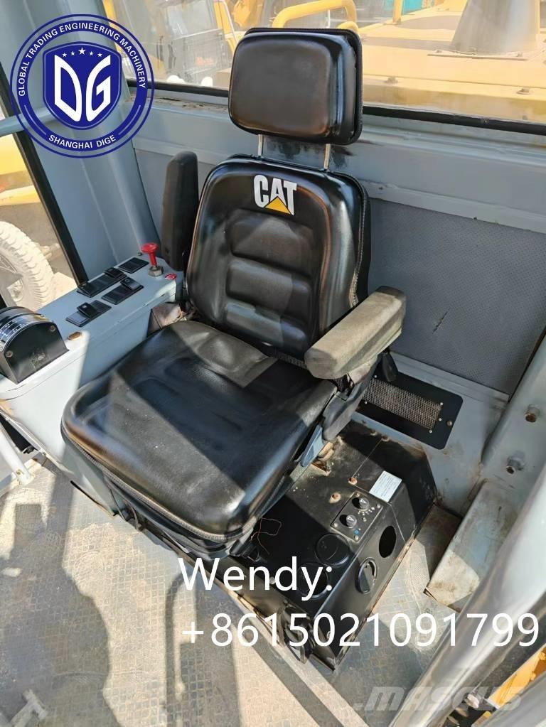 CAT CAT140K Грейдеры