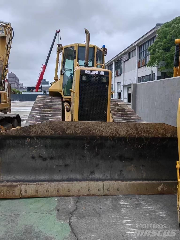 CAT D5N Гусеничные бульдозеры