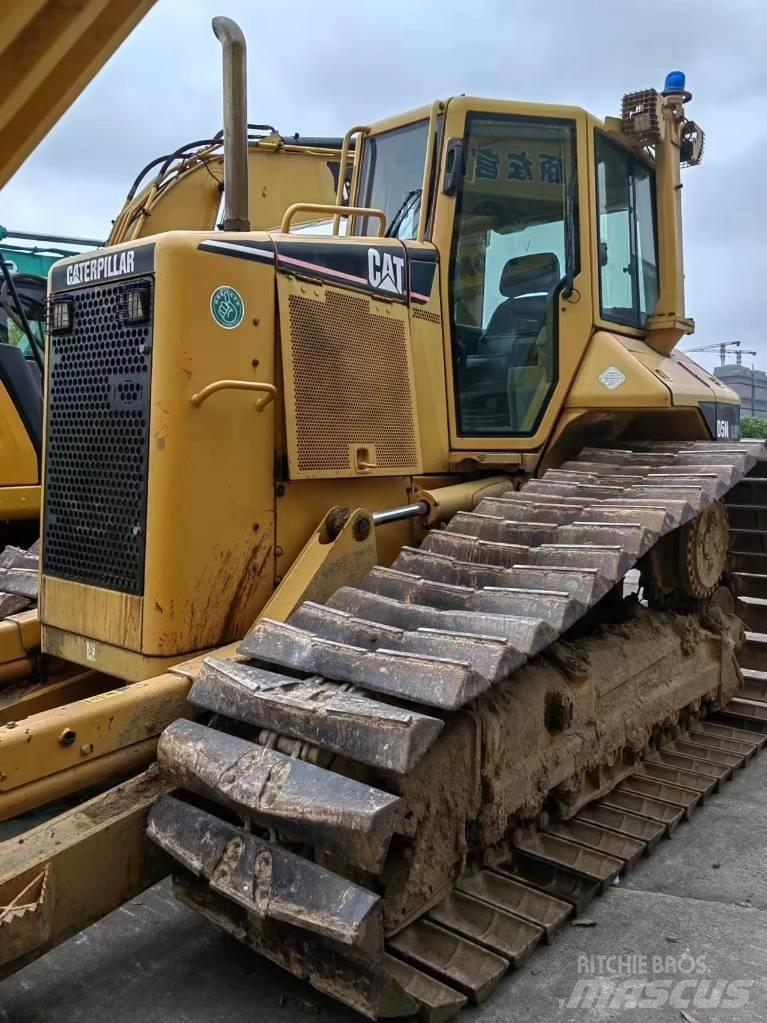 CAT D5N Гусеничные бульдозеры