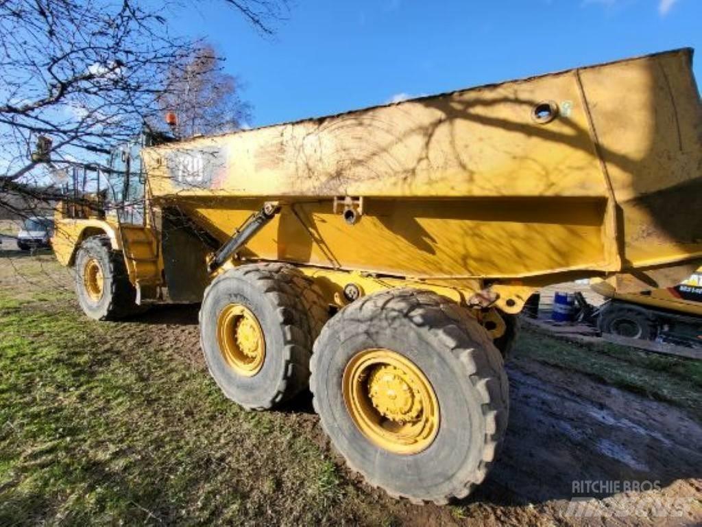 CAT 730 Шарнирно-сочленённые самосвалы