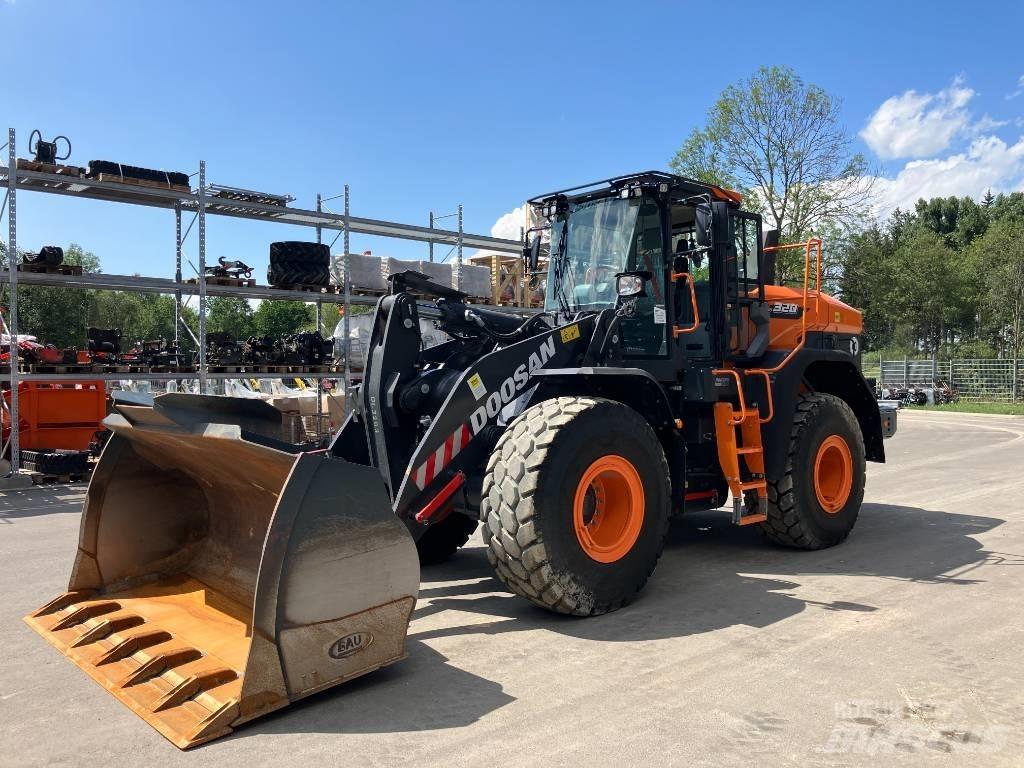 Doosan DL 320-7 Фронтальные погрузчики