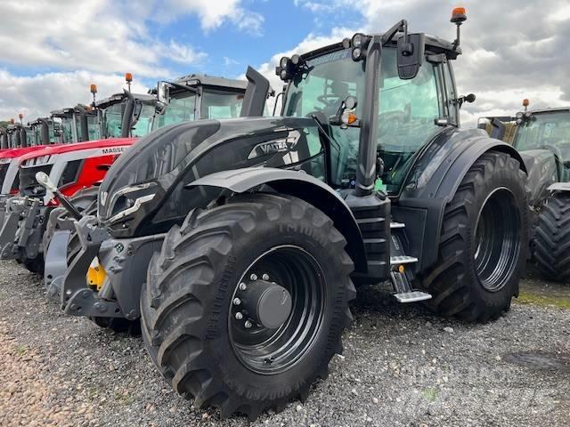 Valtra T215A Трактора